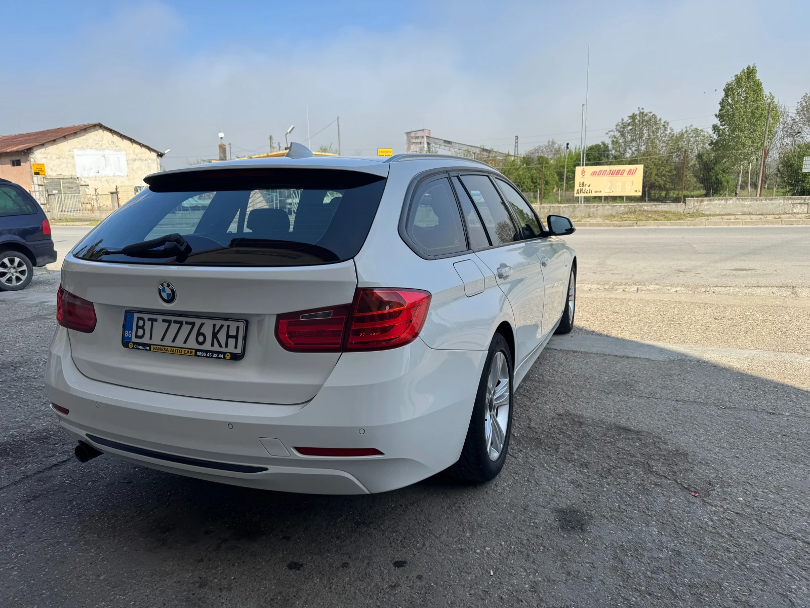 BMW 320 Touring Automatic 2013г. Много запазена, снимка 4 - Автомобили и джипове - 53832164
