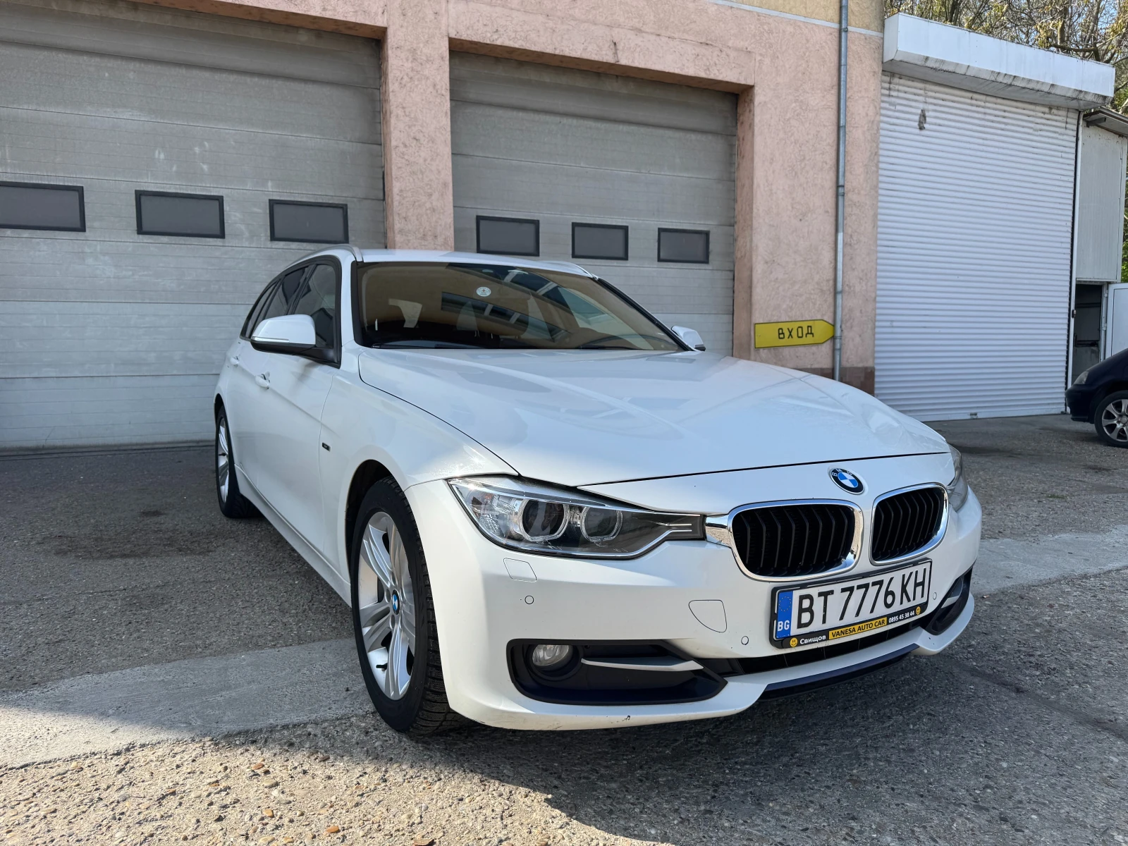 BMW 320 Touring Automatic 2013г. Много запазена, снимка 3 - Автомобили и джипове - 53832164