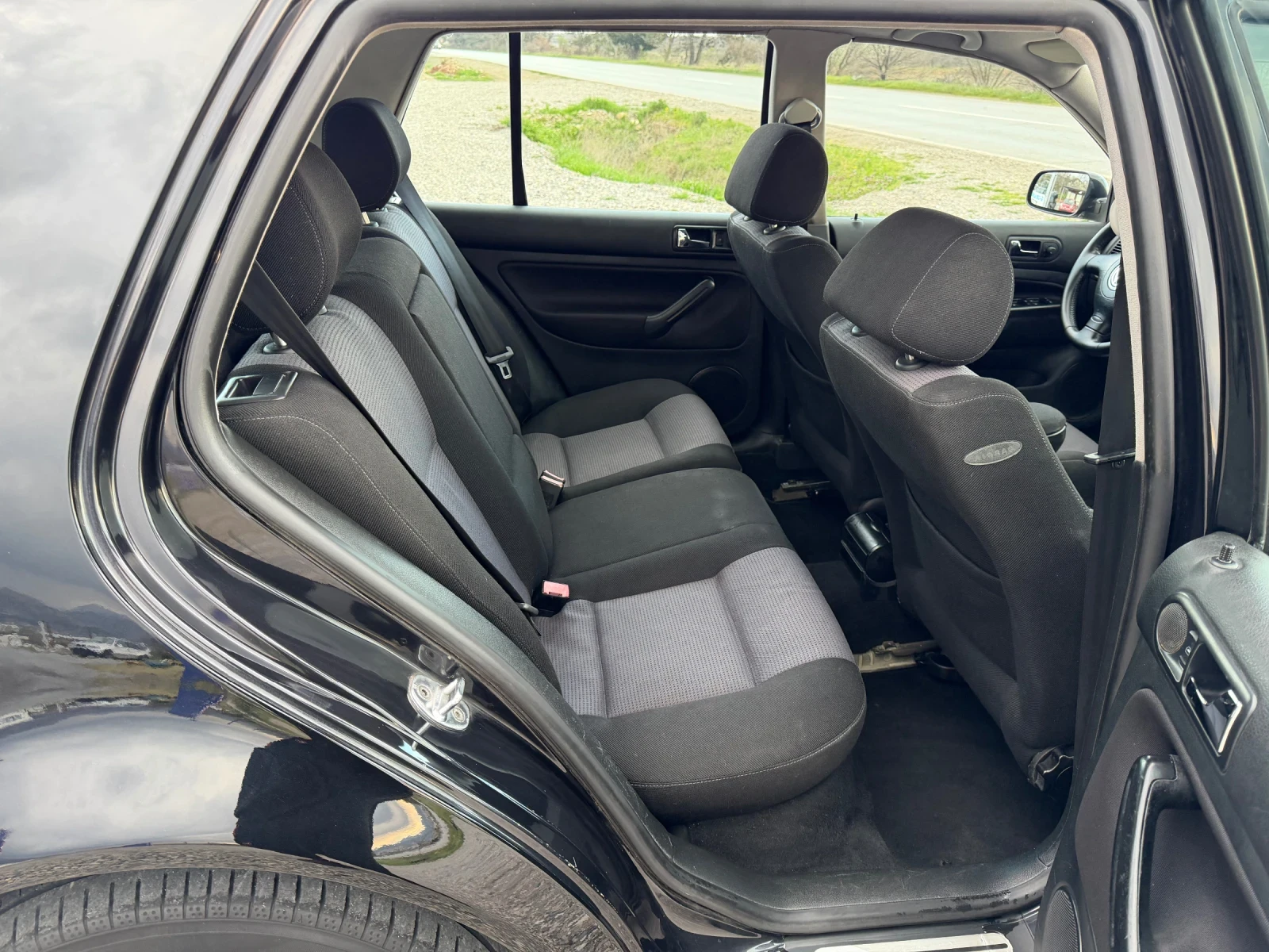 VW Golf 1.9/101кс., снимка 15 - Автомобили и джипове - 54044737