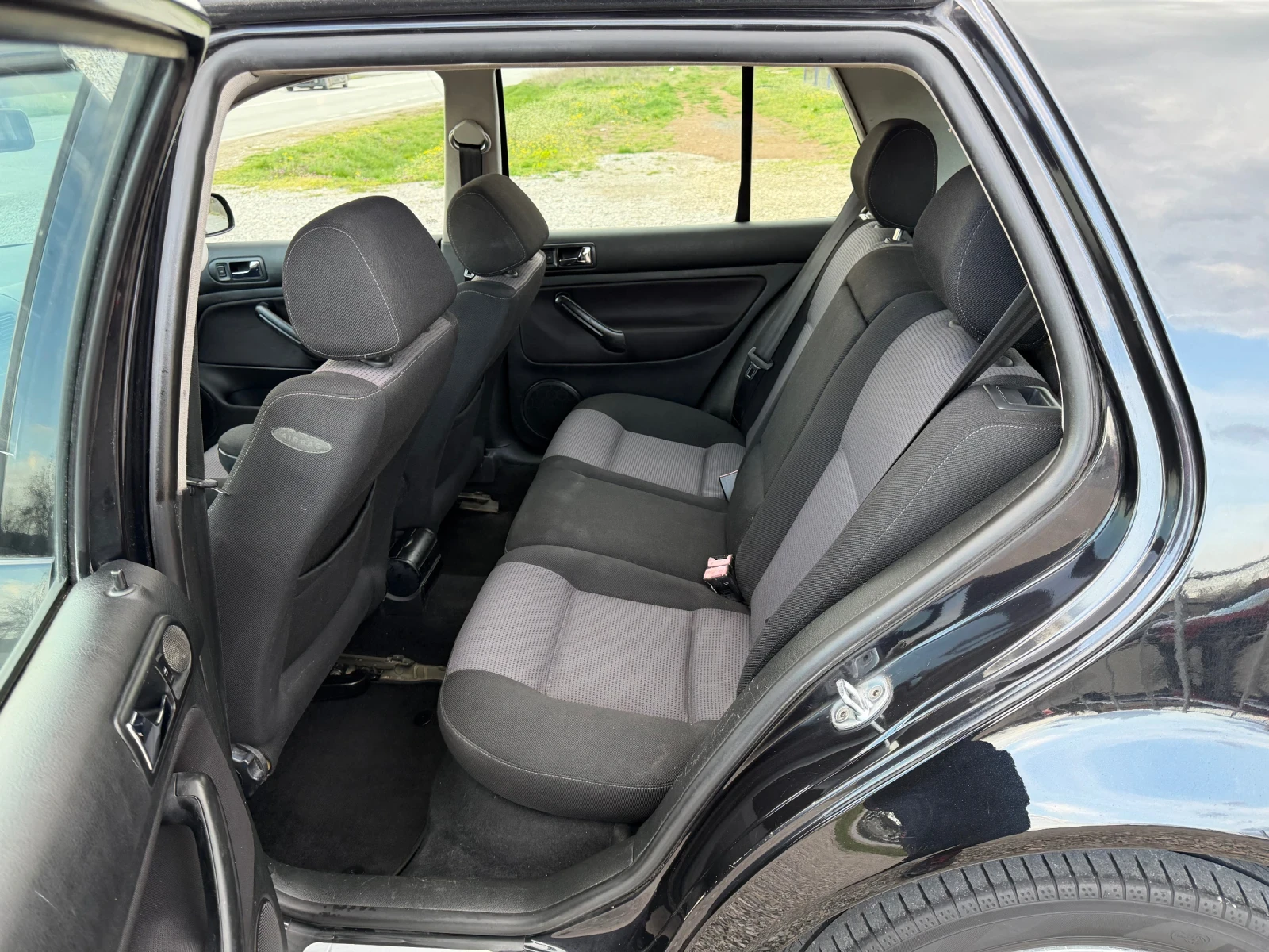 VW Golf 1.9/101кс., снимка 12 - Автомобили и джипове - 54044737