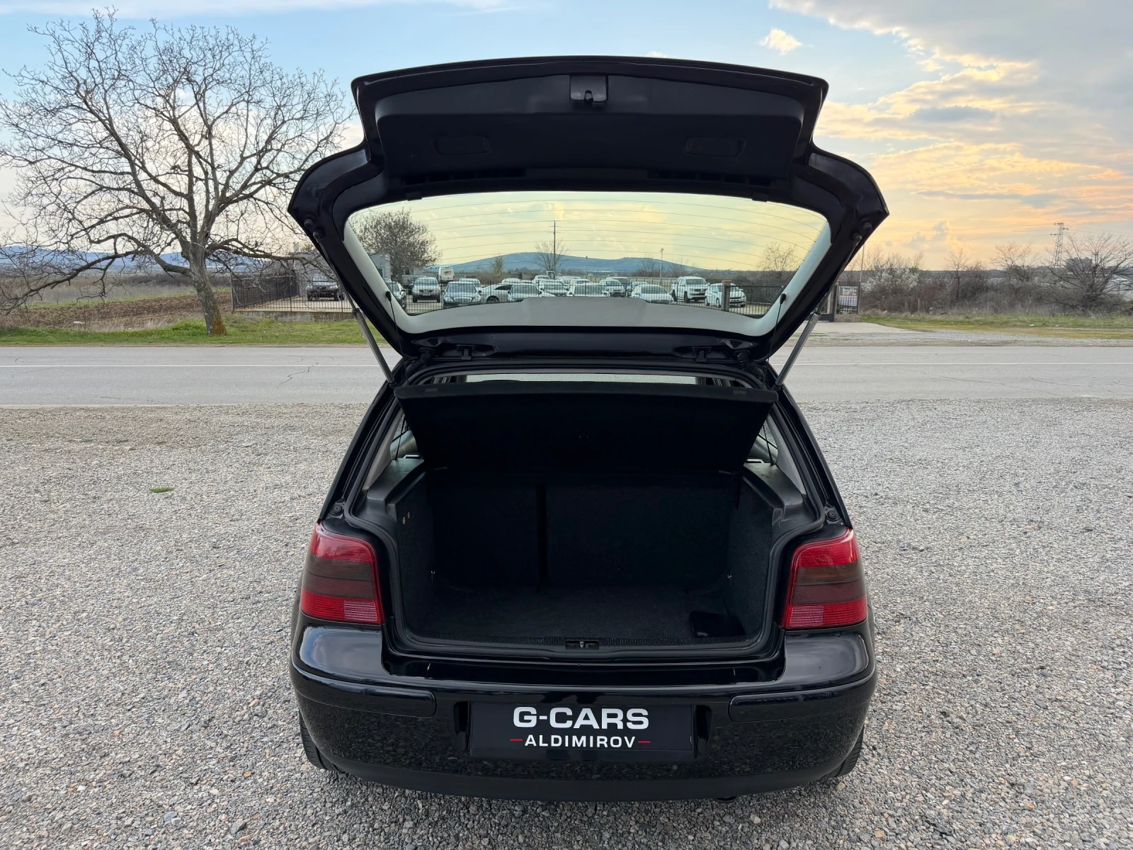 VW Golf 1.9/101кс., снимка 17 - Автомобили и джипове - 54044737