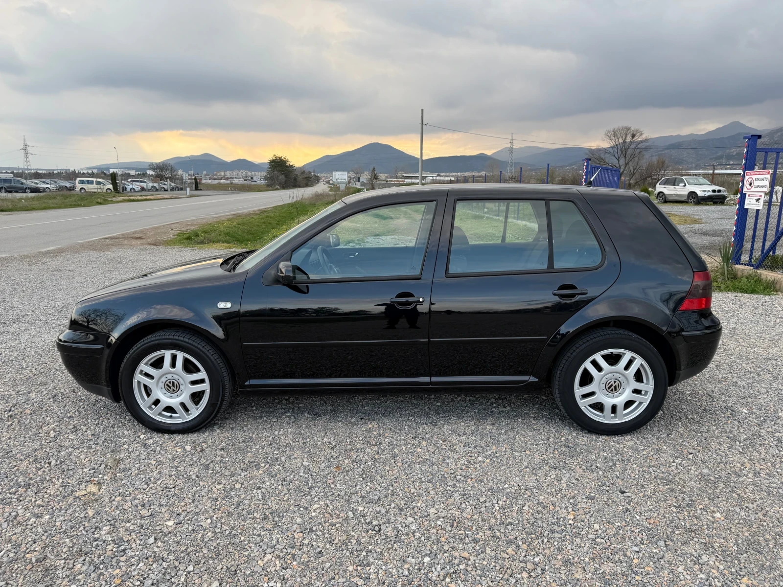 VW Golf 1.9/101кс., снимка 7 - Автомобили и джипове - 54044737