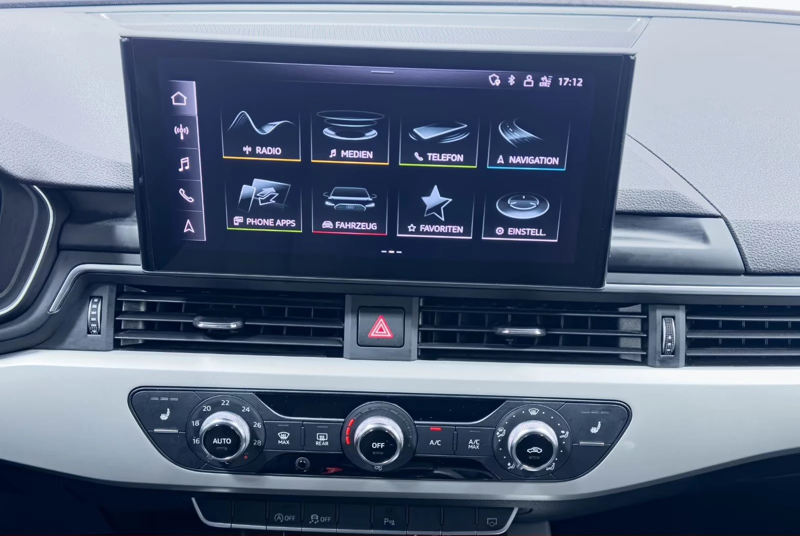 Audi A4 AVANT/2.0TDI/DIGITAL/AMBI/SPORT/LED/CAM/CARPLAY, снимка 15 - Автомобили и джипове - 54067653