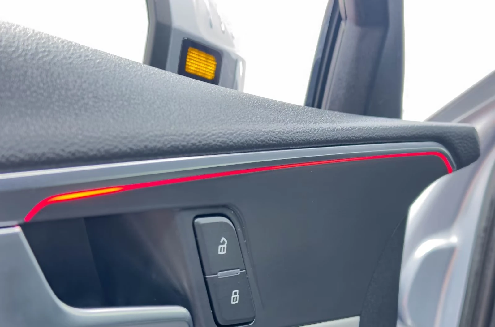 Audi A4 AVANT/2.0TDI/DIGITAL/AMBI/SPORT/LED/CAM/CARPLAY, снимка 13 - Автомобили и джипове - 54067653