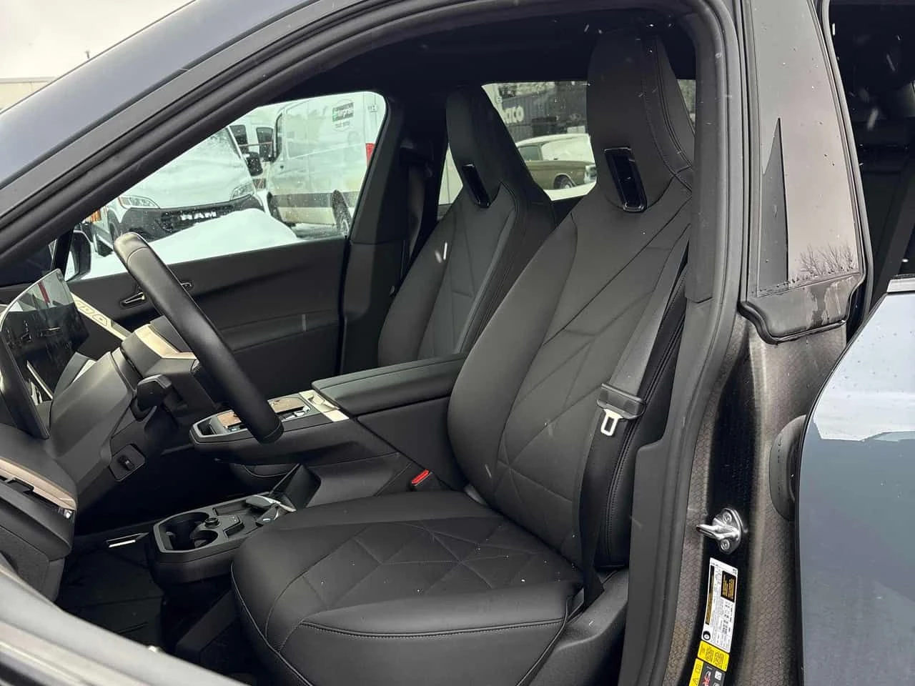 BMW iX * xDrive40 * 360 * 2 КЛЮЧА * ПОДГРЕВИ * ПАНОРАМА, снимка 13 - Автомобили и джипове - 54084518