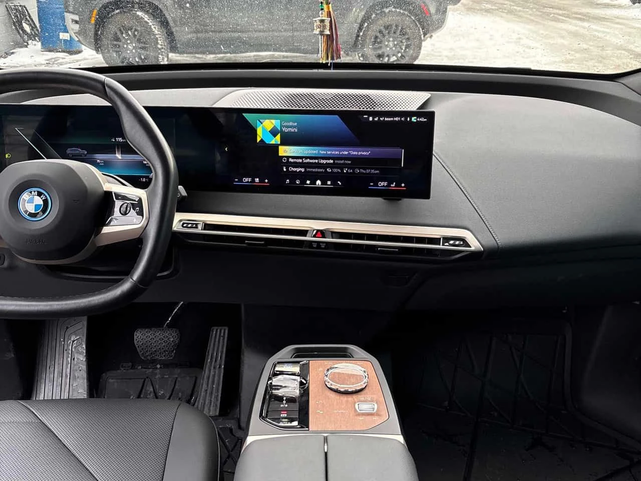 BMW iX * xDrive40 * 360 * 2 КЛЮЧА * ПОДГРЕВИ * ПАНОРАМА, снимка 9 - Автомобили и джипове - 54084518