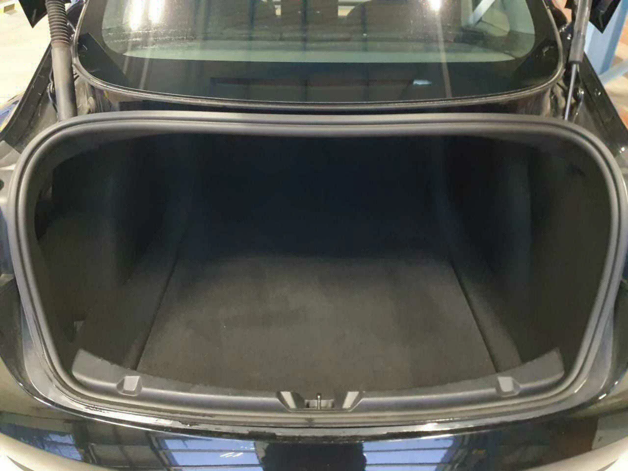 Tesla Model 3 Standard Range, снимка 10 - Автомобили и джипове - 54123308