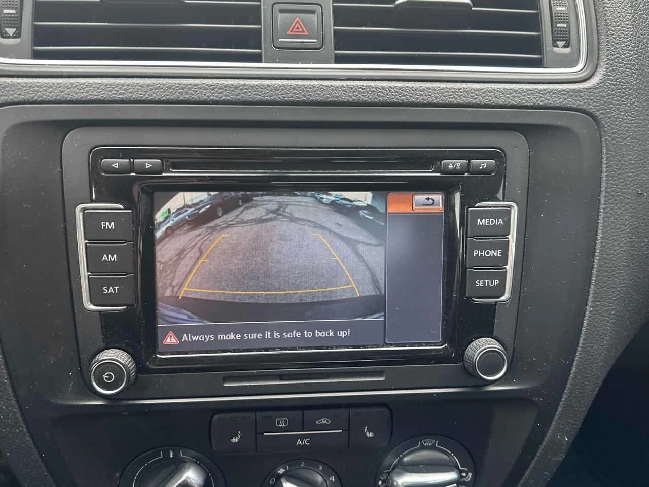 VW Jetta * 4dr 1.8 TSI Auto * CARFAX * ЦЕНА ДО БГ, снимка 9 - Автомобили и джипове - 54216369