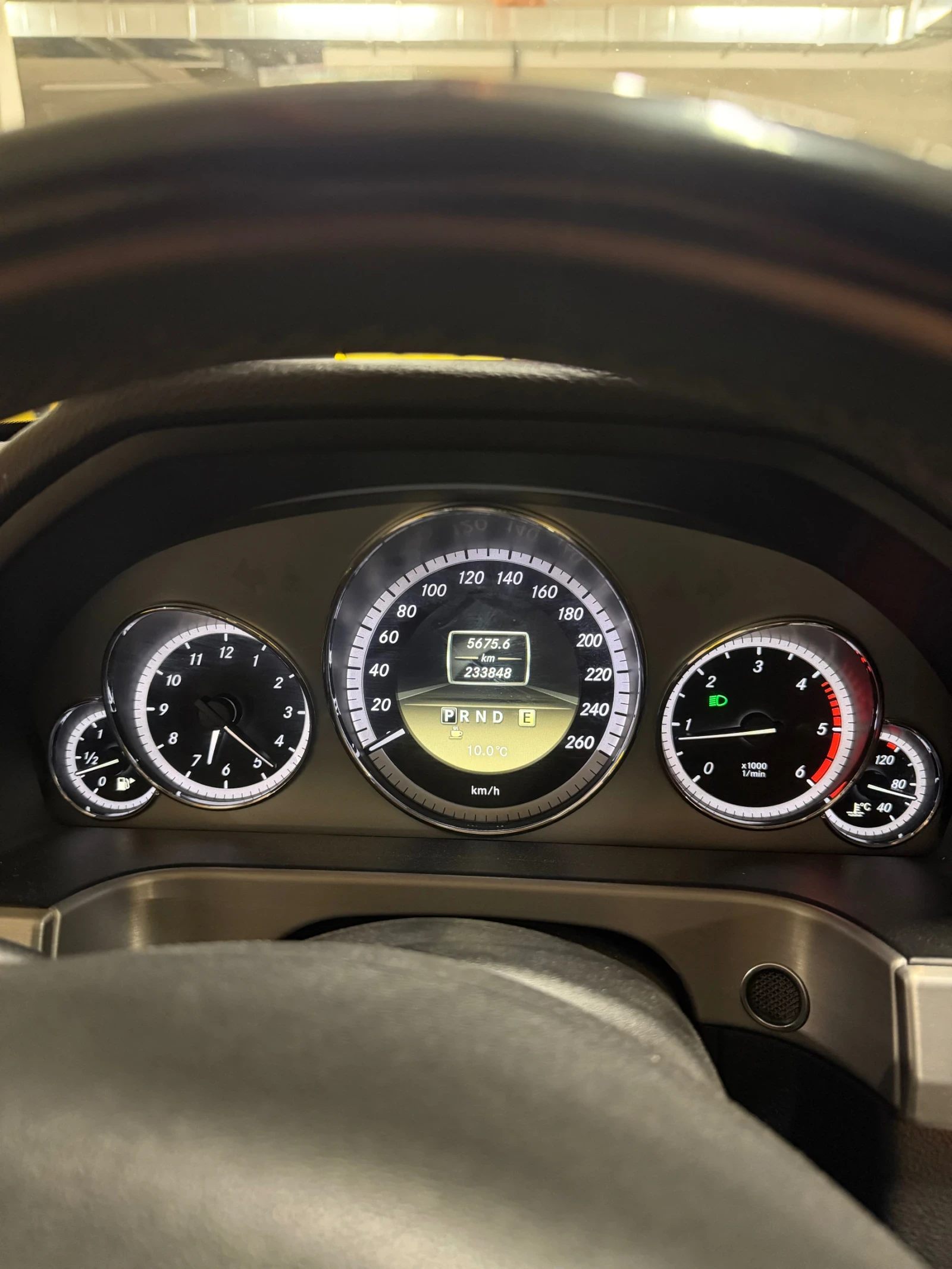 Mercedes-Benz E 250, снимка 11 - Автомобили и джипове - 54236260