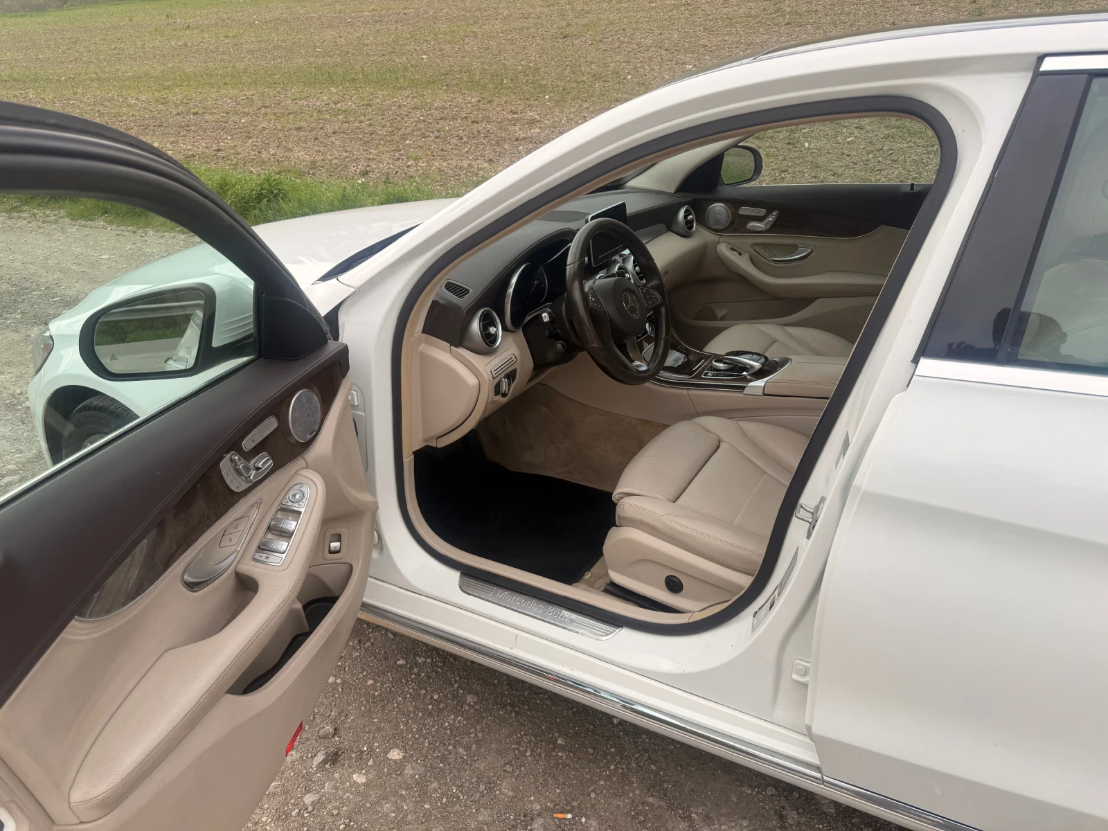 Mercedes-Benz C 300 4Matic, снимка 12 - Автомобили и джипове - 54459349