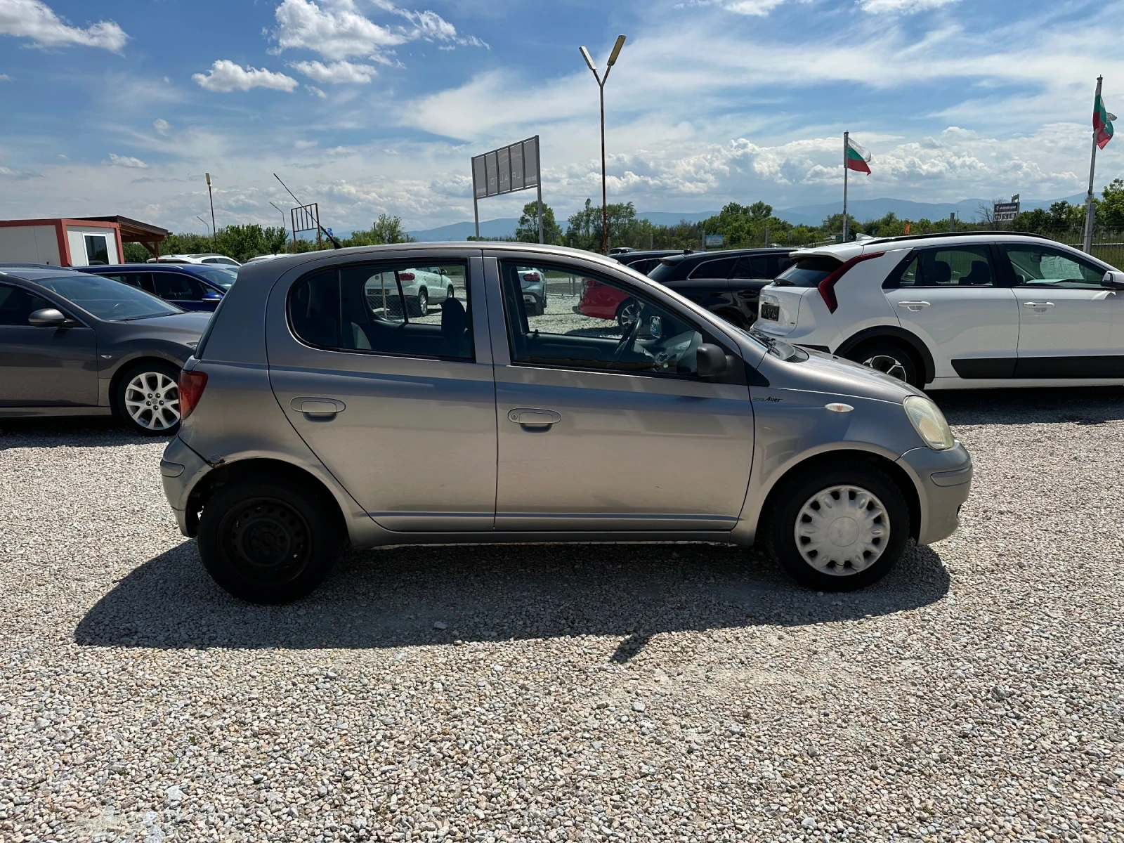 Toyota Yaris Климатик 4/5 врати, снимка 8 - Автомобили и джипове - 54492192