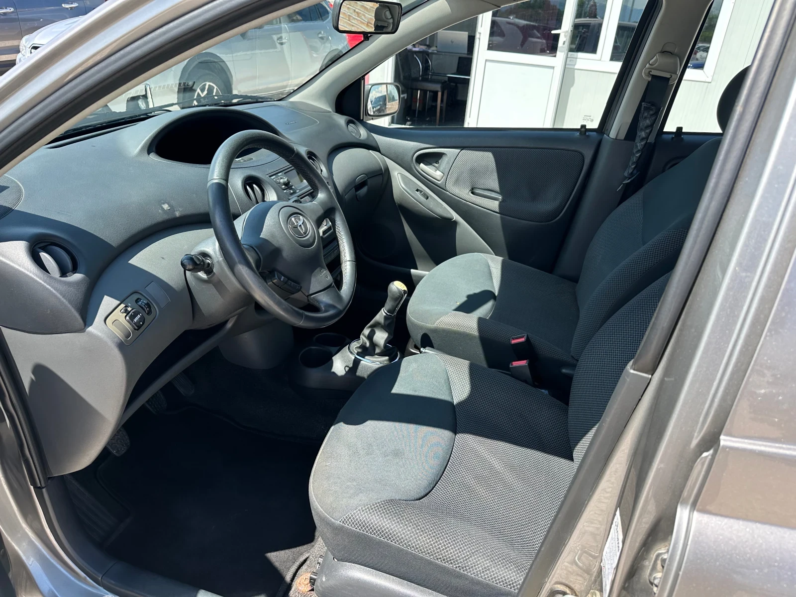 Toyota Yaris Климатик 4/5 врати, снимка 11 - Автомобили и джипове - 54492192
