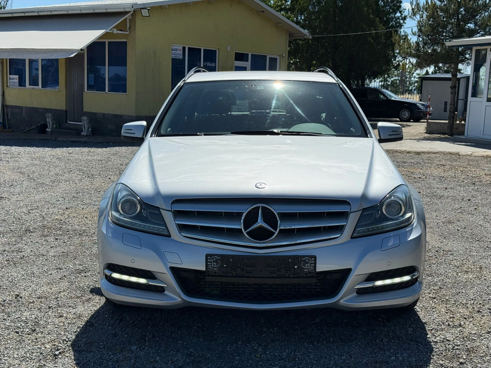 Mercedes-Benz C 220 CDi АВТОМАТ НАВИ АВТОПИЛОТ  Bi-XENON, снимка 2 - Автомобили и джипове - 54735812