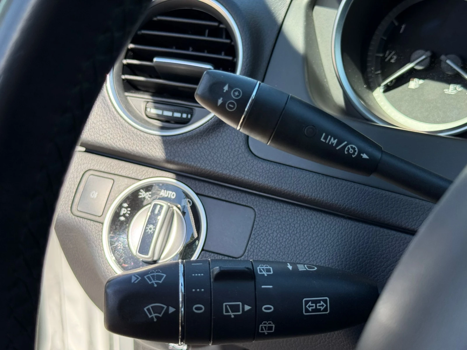 Mercedes-Benz C 220 CDi АВТОМАТ НАВИ АВТОПИЛОТ  Bi-XENON, снимка 17 - Автомобили и джипове - 54735812
