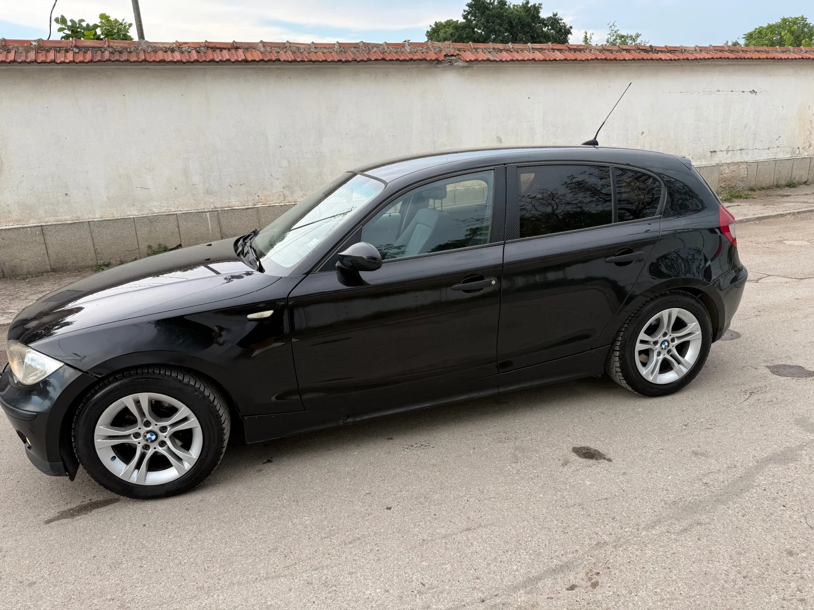 BMW 118 Обслужен , снимка 3 - Автомобили и джипове - 55191783