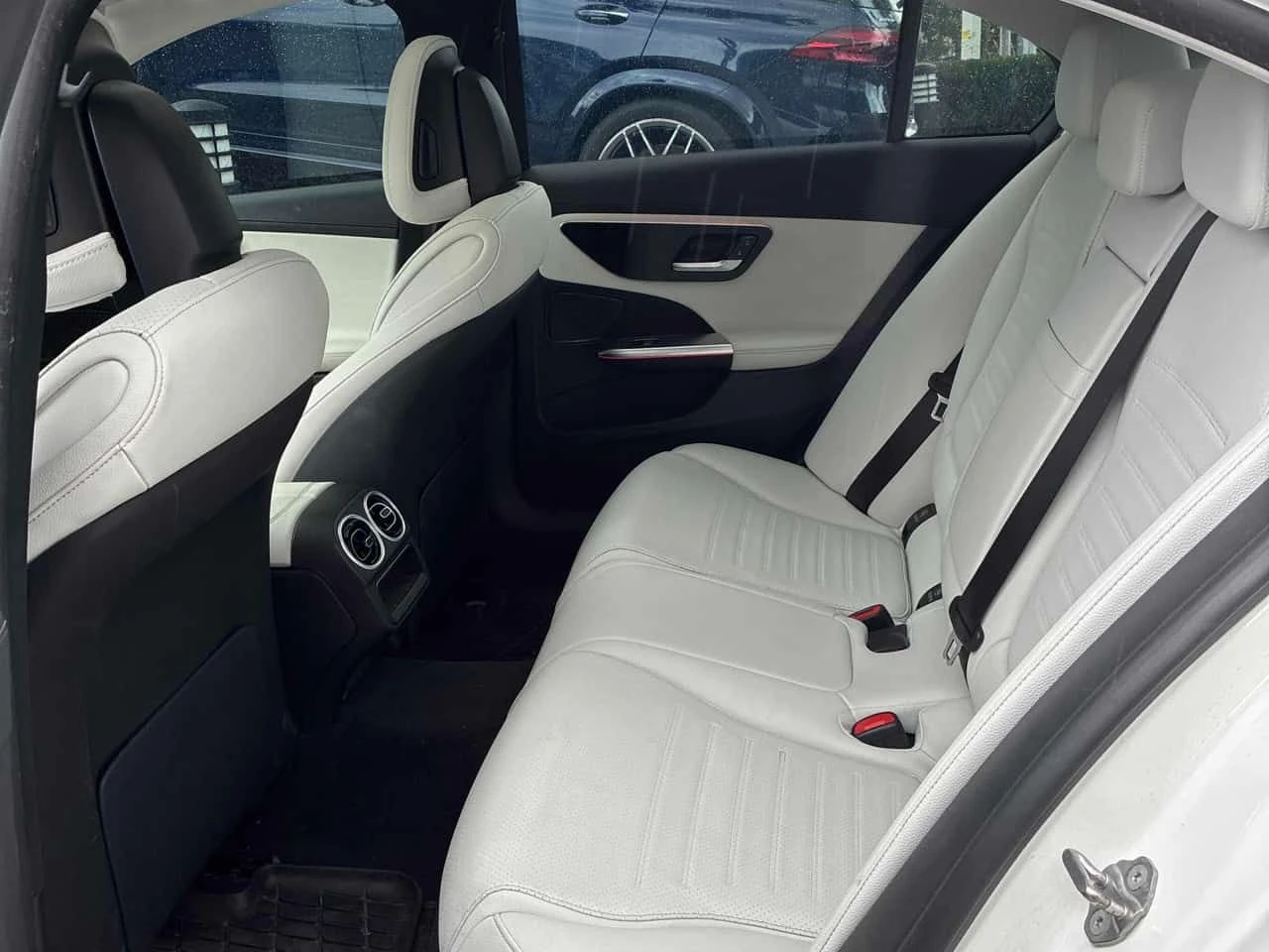 Mercedes-Benz C 300 * CARFAX * ОТ ПРЕДСТАВИТЕЛСТВО НА МЕРЦЕДЕС * , снимка 11 - Автомобили и джипове - 55588535