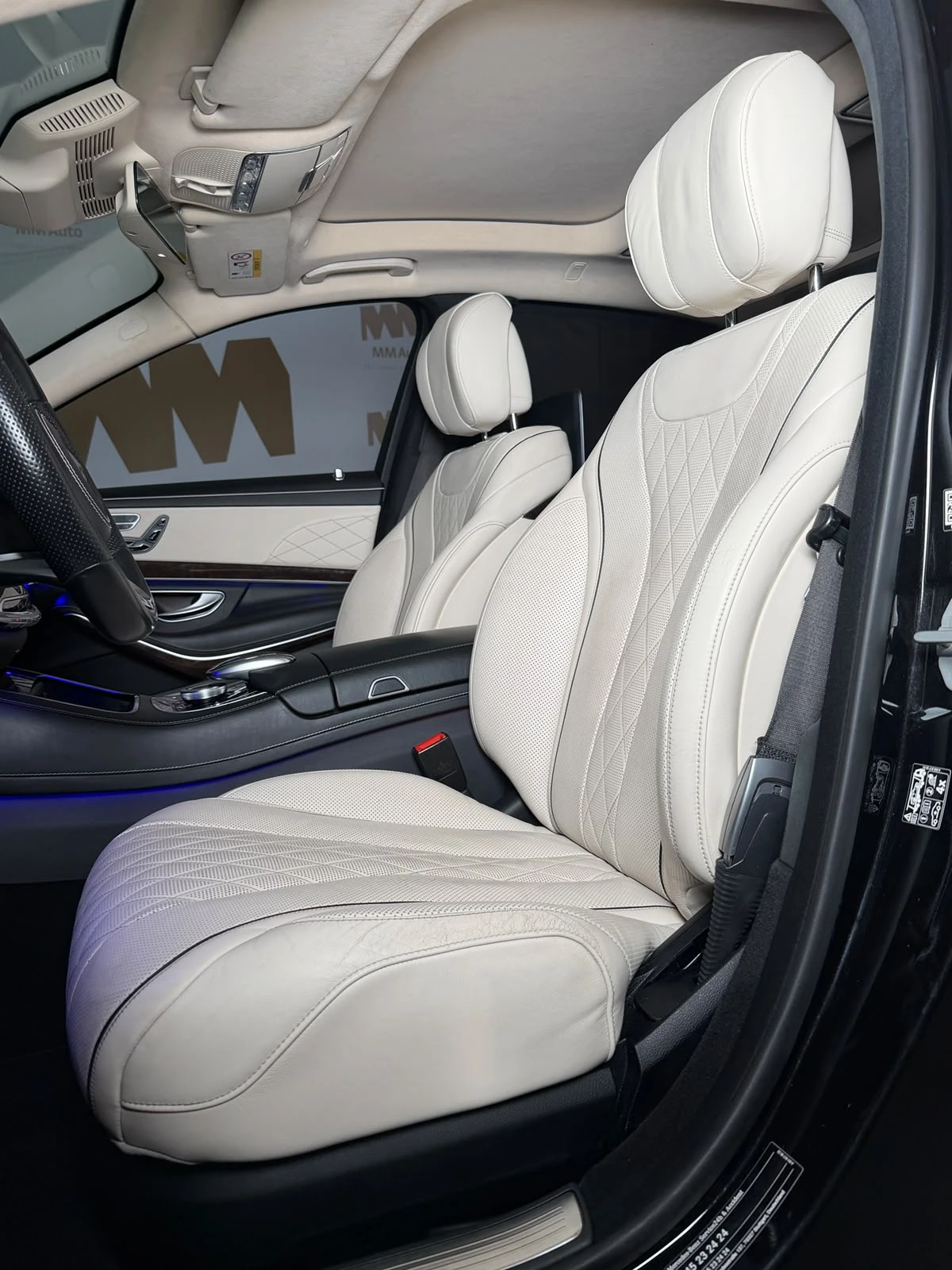 Mercedes-Benz S 560 4Matic* AMG* TV* HuD* Pano* Chauffeur* Burm, снимка 8 - Автомобили и джипове - 55650222