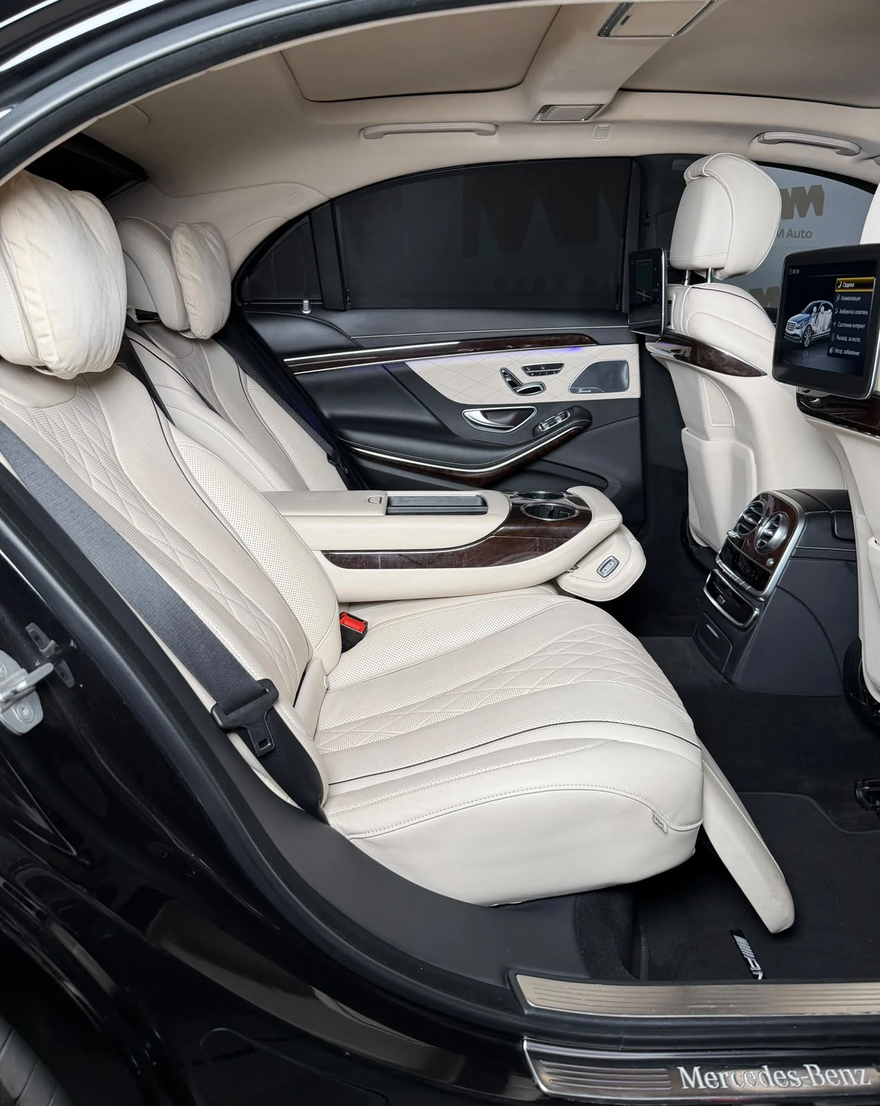 Mercedes-Benz S 560 4Matic* AMG* TV* HuD* Pano* Chauffeur* Burm, снимка 12 - Автомобили и джипове - 55650222