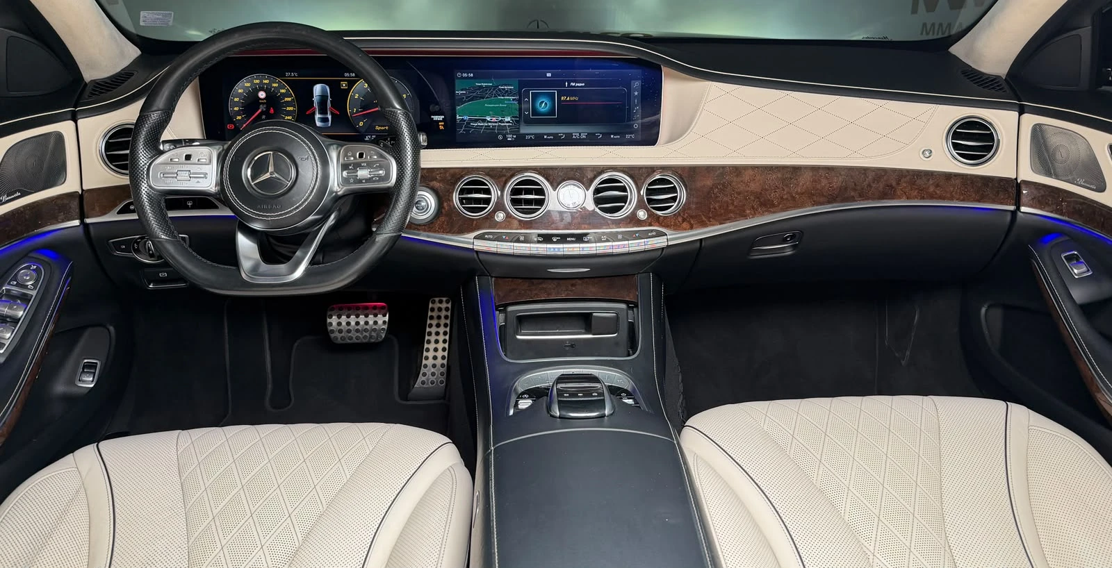 Mercedes-Benz S 560 4Matic* AMG* TV* HuD* Pano* Chauffeur* Burm, снимка 9 - Автомобили и джипове - 55650222