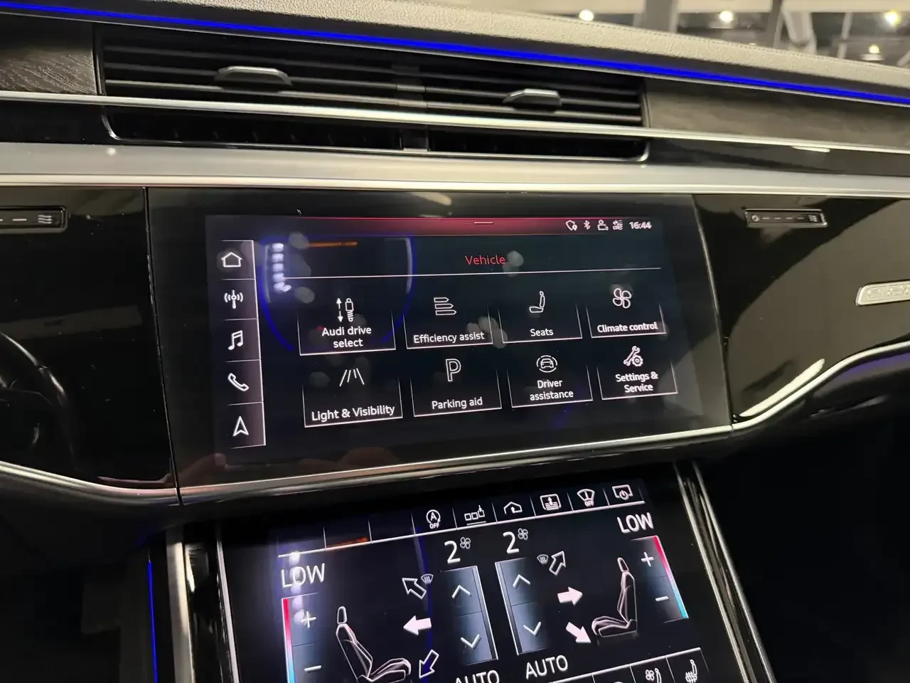 Audi A8 L60* 360* ДИСТРОНИК* ОБДУХ* ВАКУМ* КРАЙНА ЦЕНА, снимка 12 - Автомобили и джипове - 55769724