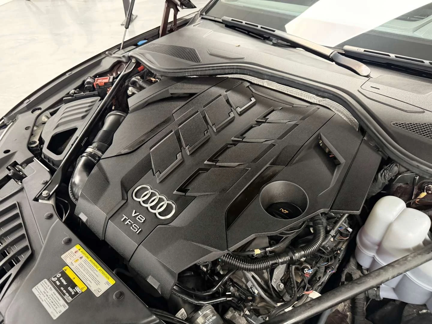 Audi A8 L60* 360* ДИСТРОНИК* ОБДУХ* ВАКУМ* КРАЙНА ЦЕНА, снимка 16 - Автомобили и джипове - 55769724
