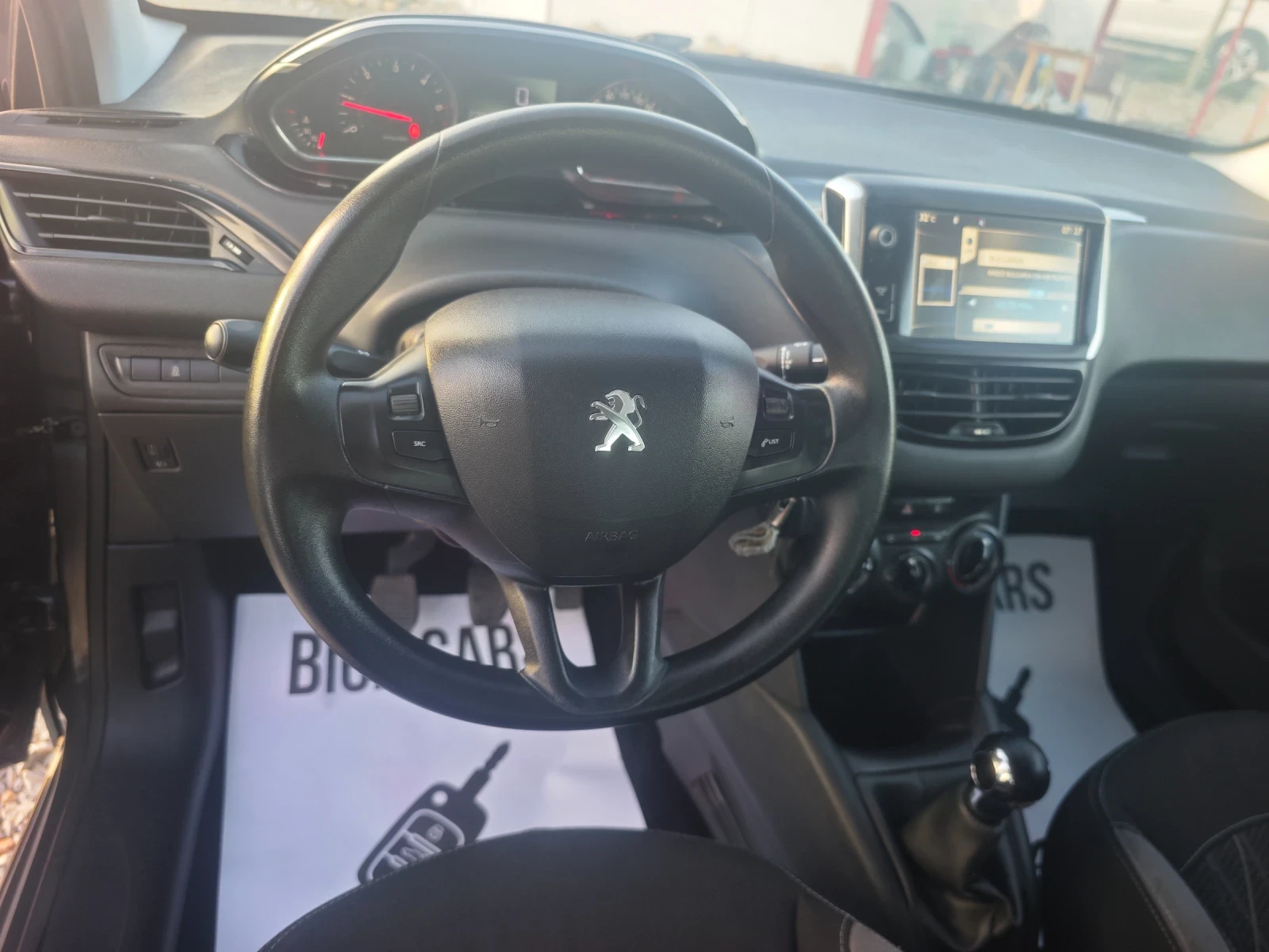 Peugeot 208 1.4hdi, снимка 9 - Автомобили и джипове - 55845748