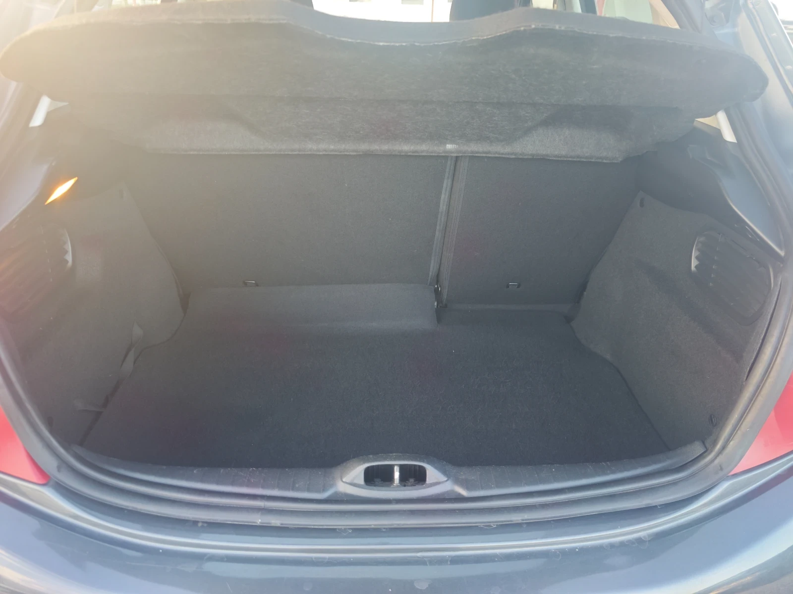 Peugeot 208 1.4hdi, снимка 15 - Автомобили и джипове - 55845748