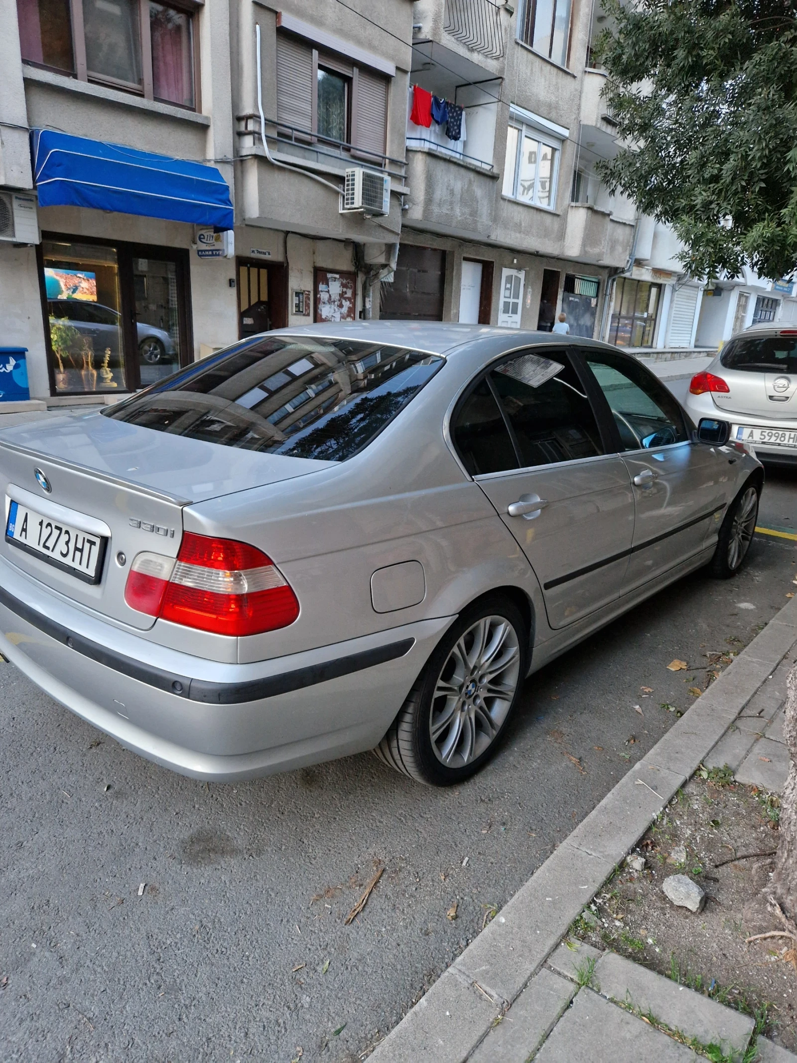 BMW 330 Бмв 330 газ бензин, снимка 4 - Автомобили и джипове - 56375205