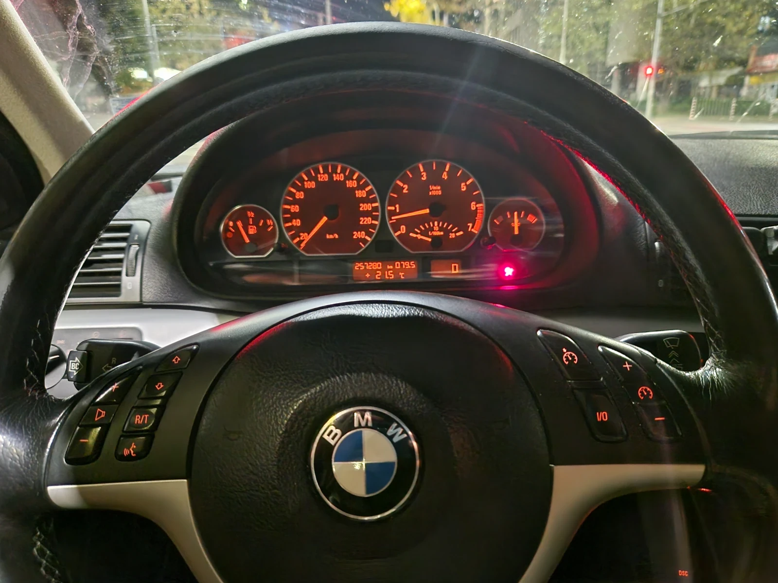 BMW 330 Бмв 330 газ бензин, снимка 2 - Автомобили и джипове - 56375205