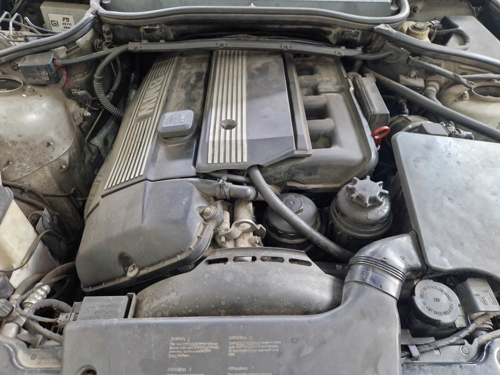 BMW 330 Бмв 330 газ бензин, снимка 10 - Автомобили и джипове - 56375205