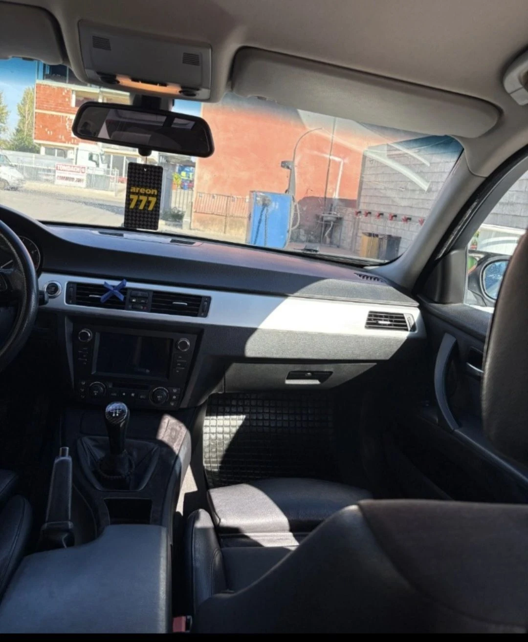 BMW 320, снимка 11 - Автомобили и джипове - 56451551