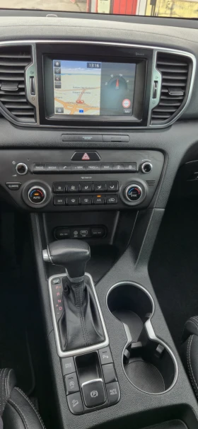Kia Sportage 1.7CRDI* AUTOMAT* NAVI* LANE ASSISTENT* PANORAMA* , снимка 9