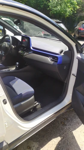 Toyota C-HR Hybrid (122 к.с.) * 2017 г. * Автоматик * Топ съст, снимка 4