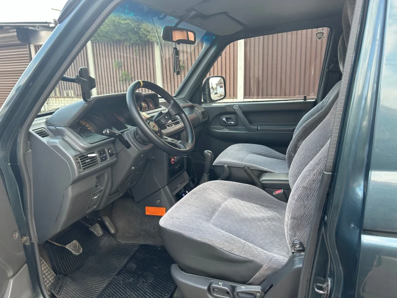 Mitsubishi Pajero 2.5 TD, снимка 8 - Автомобили и джипове - 48515467