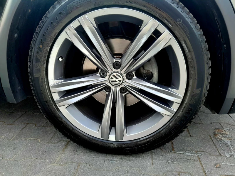 VW Tiguan R- LINE, снимка 6 - Автомобили и джипове - 52688328