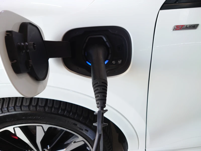 Ford Kuga ST Line X 2.5, снимка 15 - Автомобили и джипове - 52722261