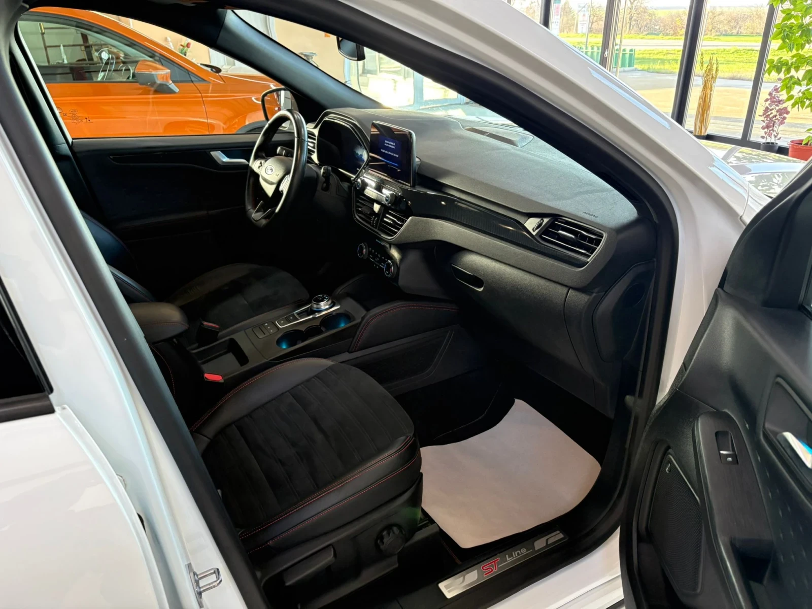 Ford Kuga ST Line X 2.5 - изображение 9