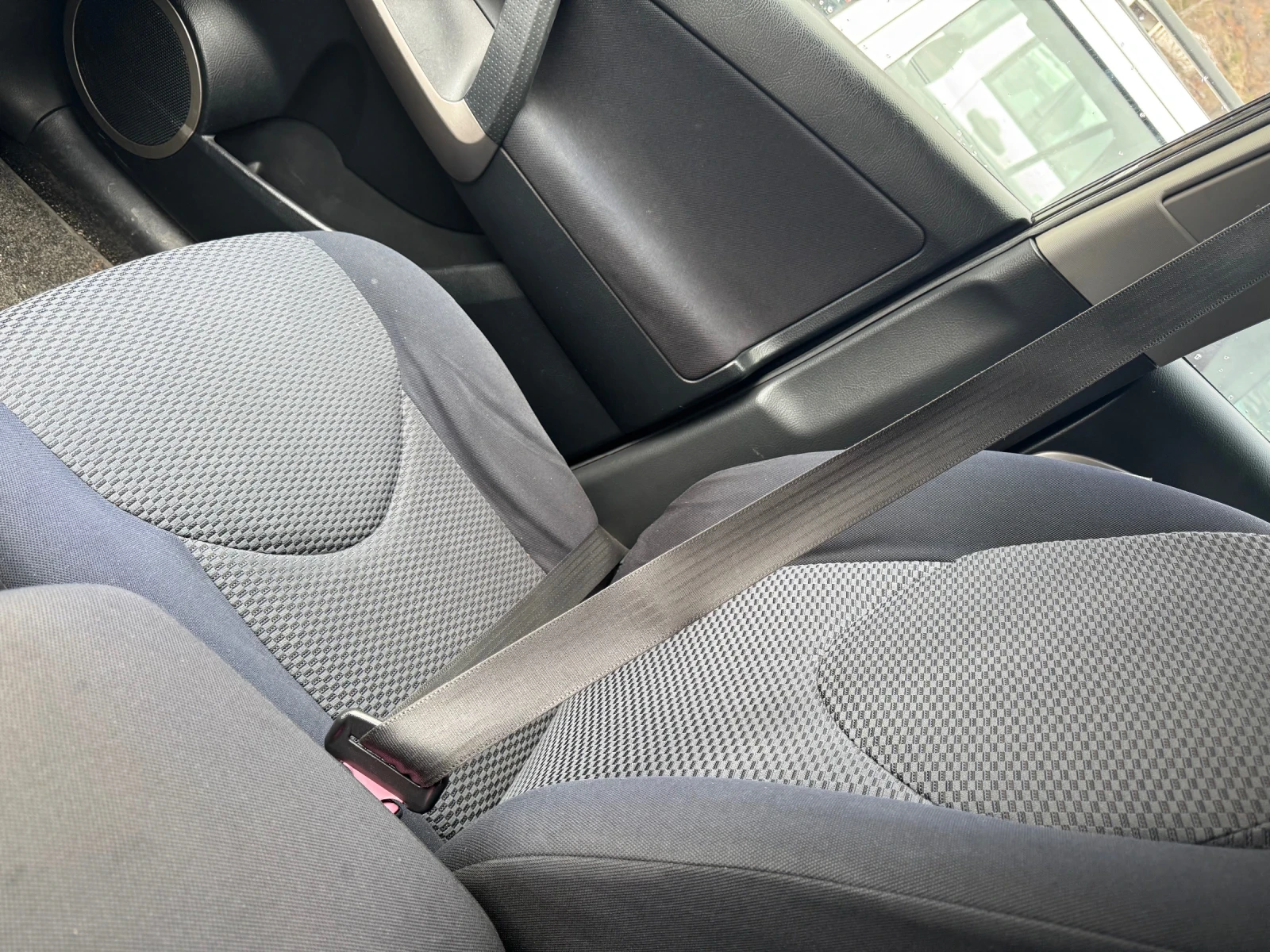 Toyota Rav4  - изображение 7