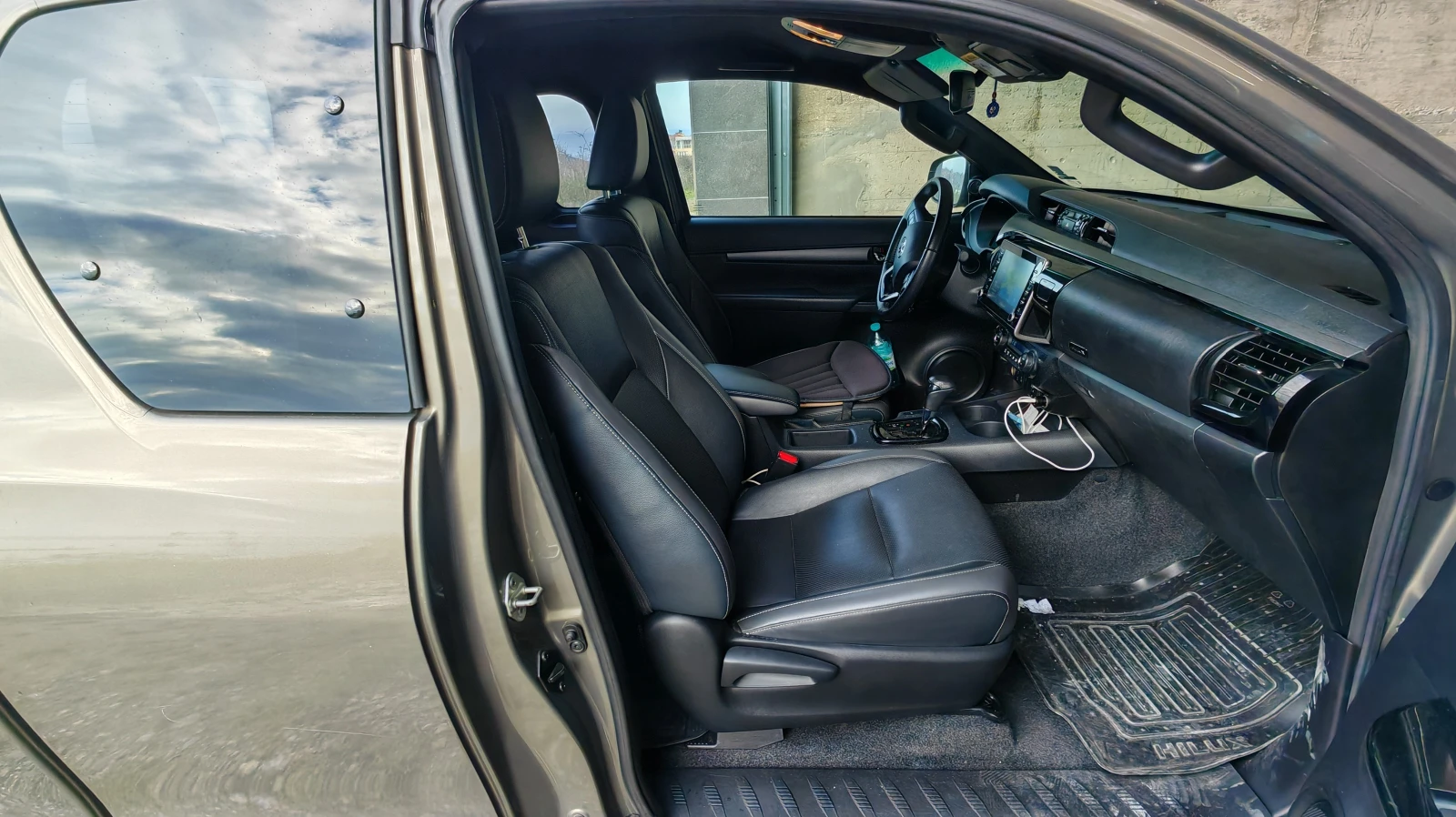 Toyota Hilux, снимка 8 - Автомобили и джипове - 53906313