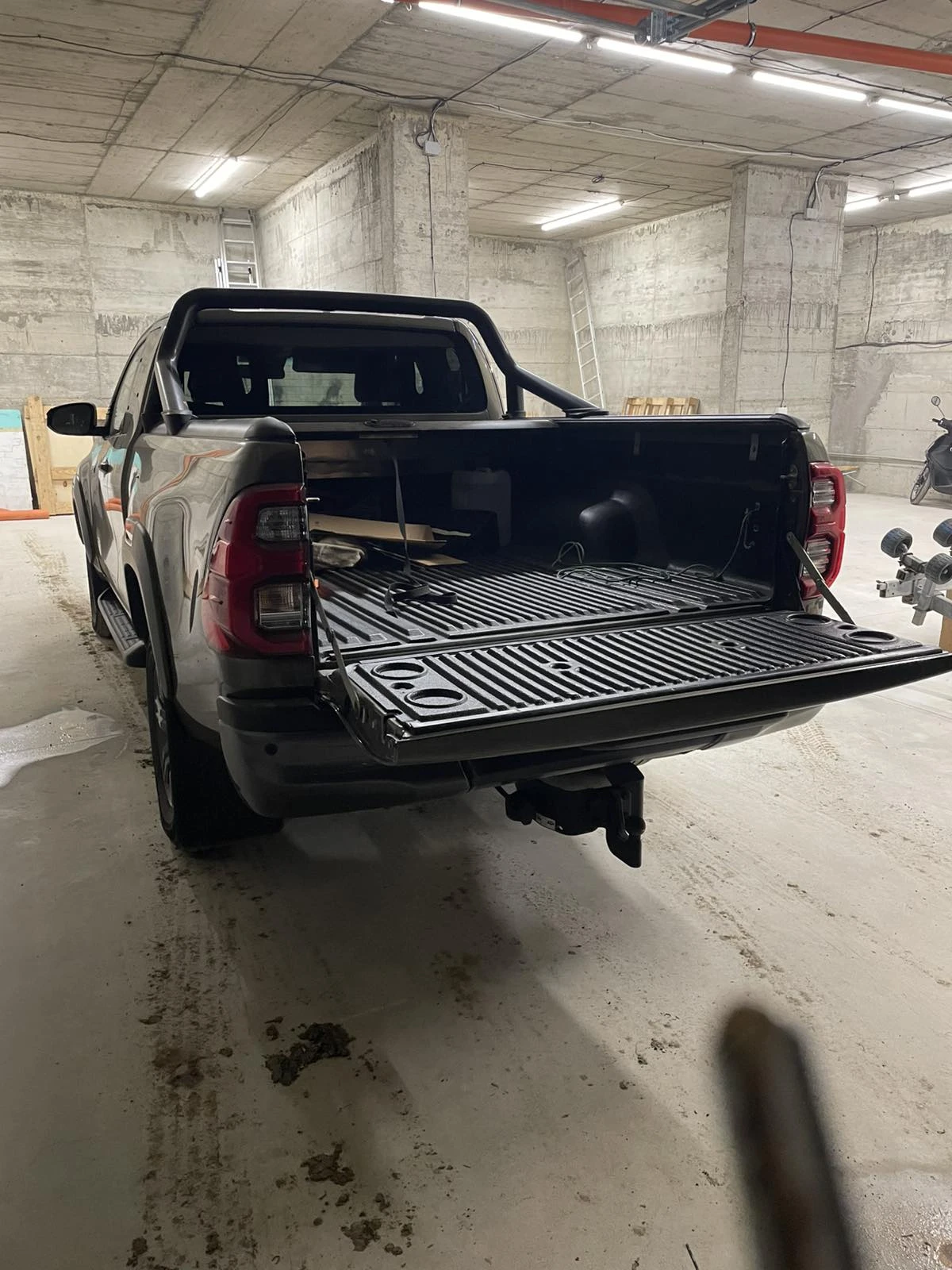 Toyota Hilux, снимка 5 - Автомобили и джипове - 53906313