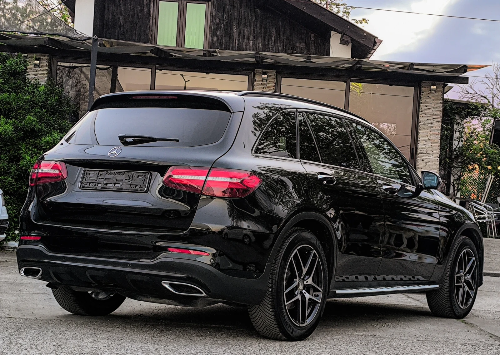 Mercedes-Benz GLC 250 D/AMG-LINE/ПАНОРАМА/360/BURMEISTER/KEYLESS/FULLLLL, снимка 4 - Автомобили и джипове - 54314598