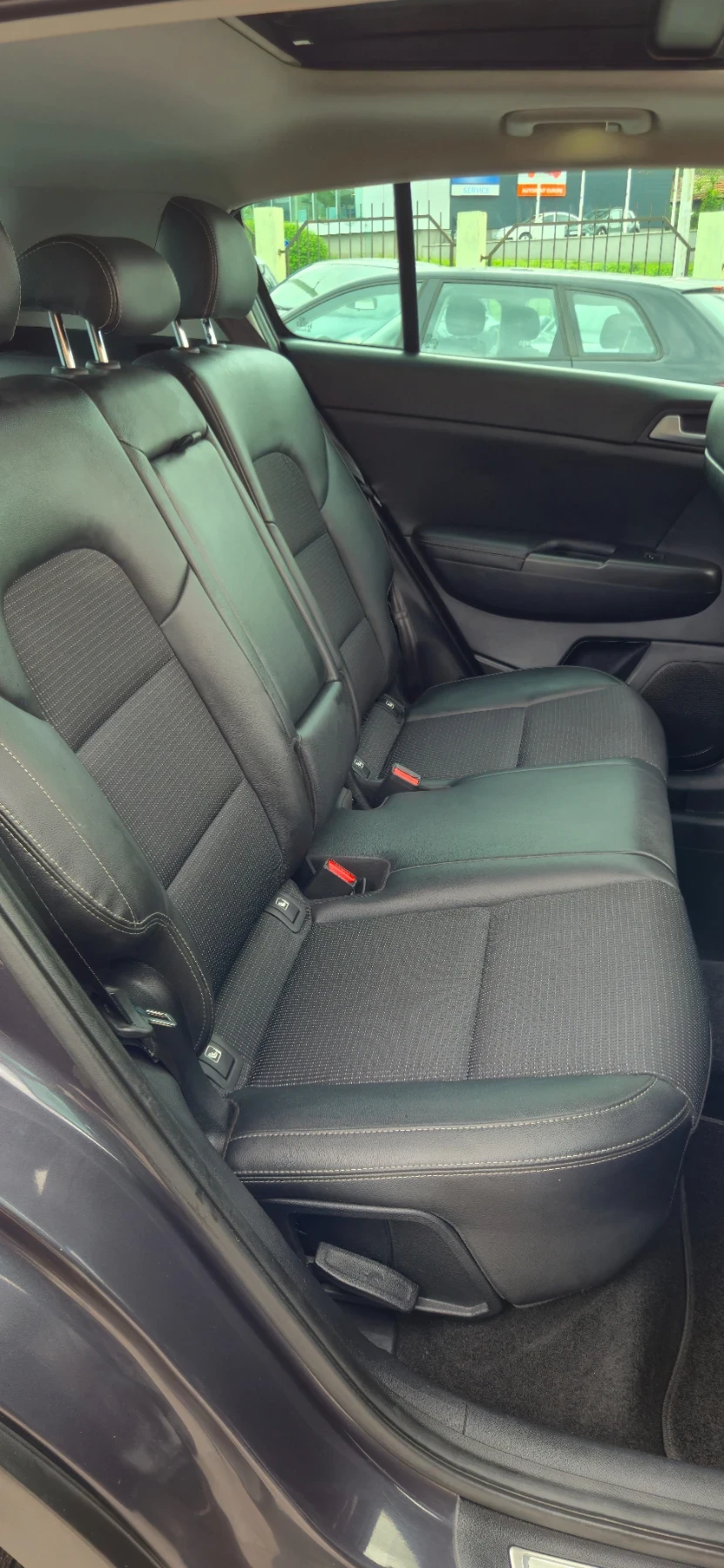 Kia Sportage 1.7CRDI* AUTOMAT* NAVI* LANE ASSISTENT* PANORAMA* , снимка 13 - Автомобили и джипове - 54491640