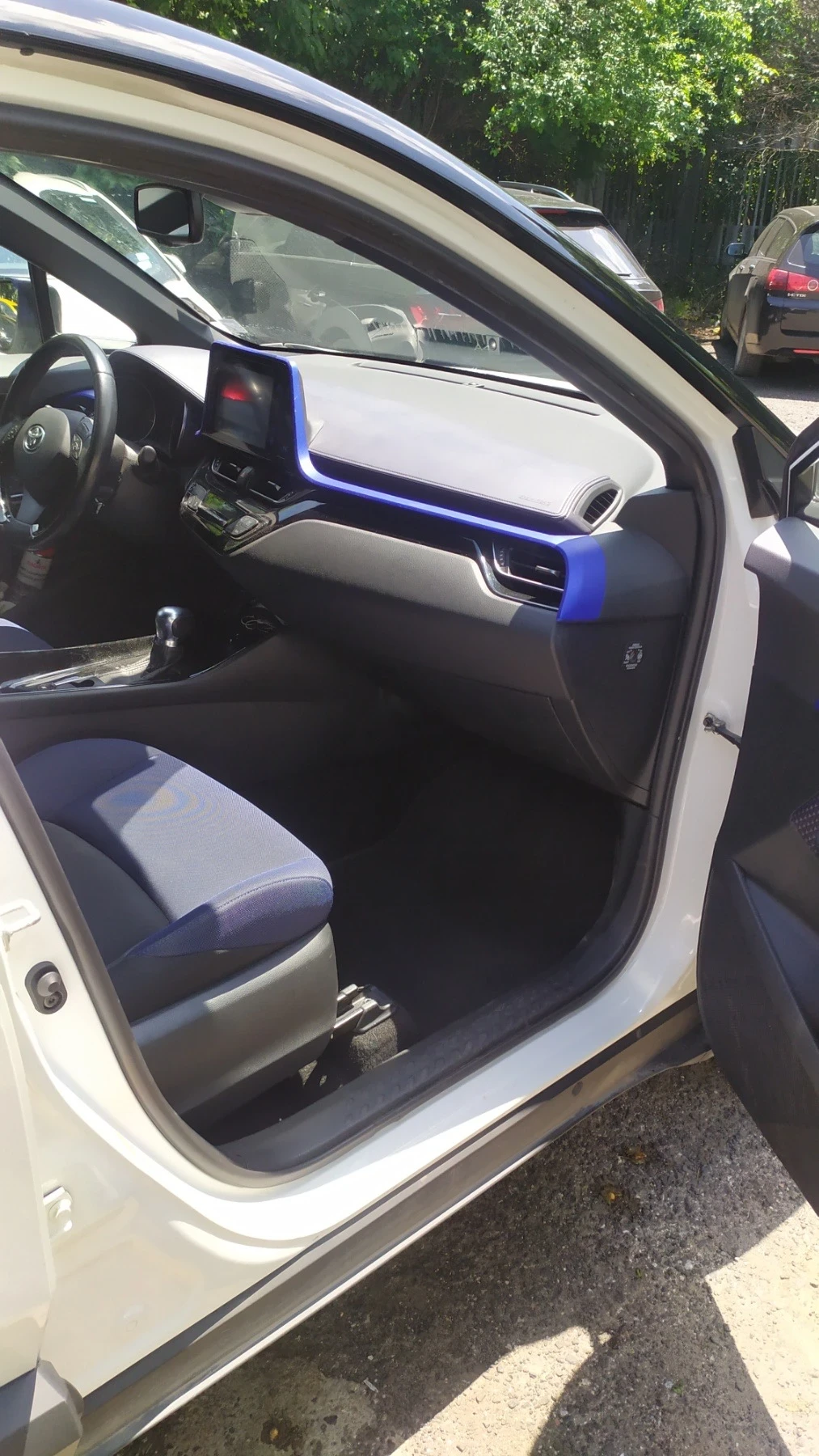 Toyota C-HR Hybrid (122 к.с.) * 2017 г. * Автоматик * Топ съст, снимка 4 - Автомобили и джипове - 54768531