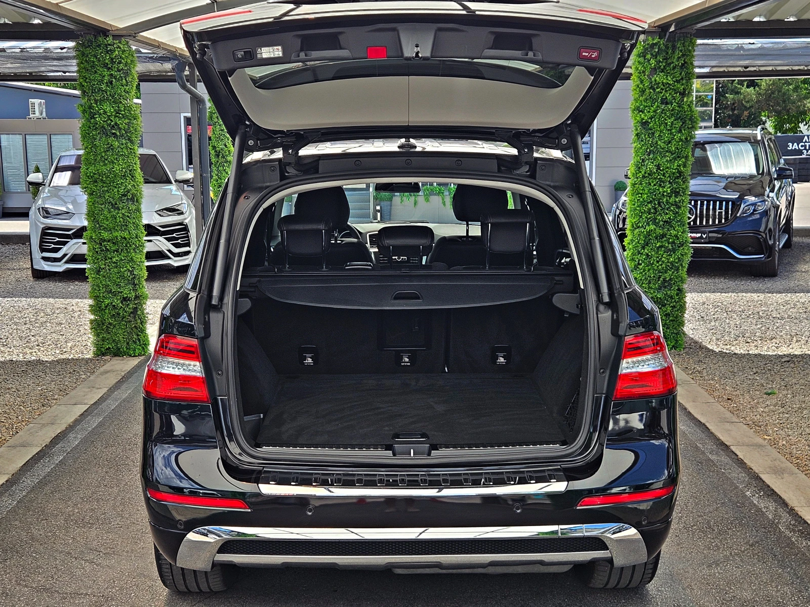 Mercedes-Benz ML 350 AMG/GERMANY/CAMERA/ПОДГРЕВ/АМБИЕНТ/AUTO HOLD/LIZIN, снимка 8 - Автомобили и джипове - 54959201
