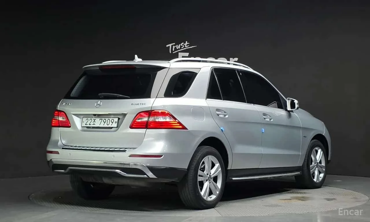 Mercedes-Benz ML 350 * ML350 BlueTEC 4MATIC * , снимка 2 - Автомобили и джипове - 56233073