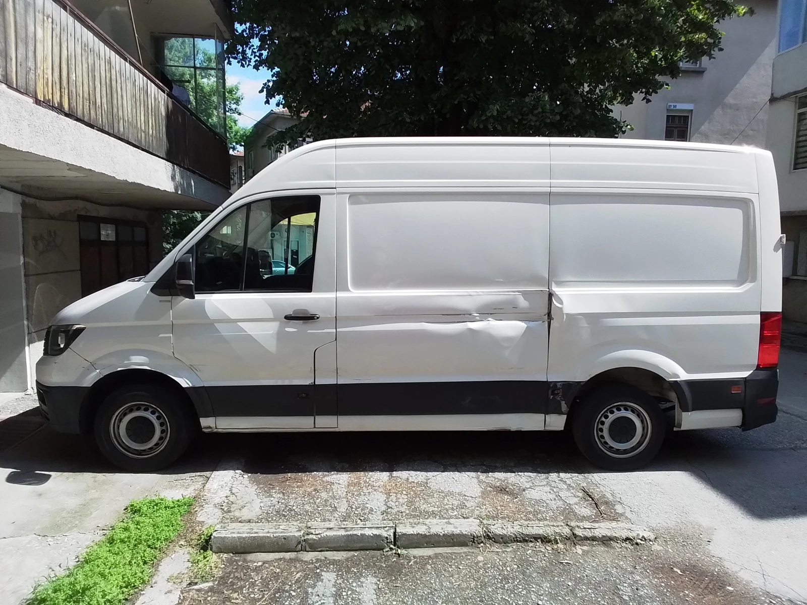 VW Crafter, снимка 2 - Бусове и автобуси - 54657958