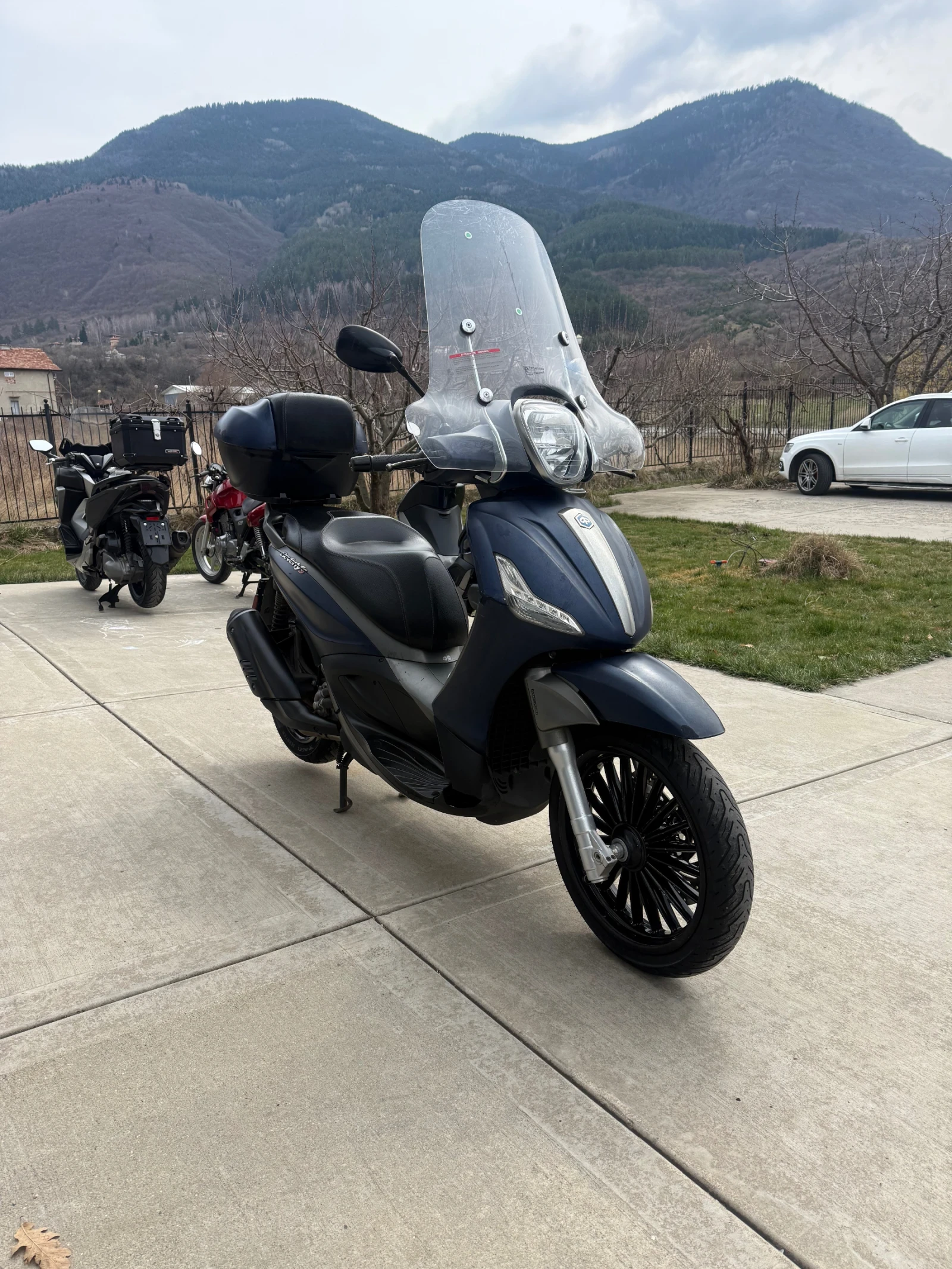 Piaggio Beverly 2021 15000 km !!!, снимка 4 - Мотоциклети и мототехника - 53924675