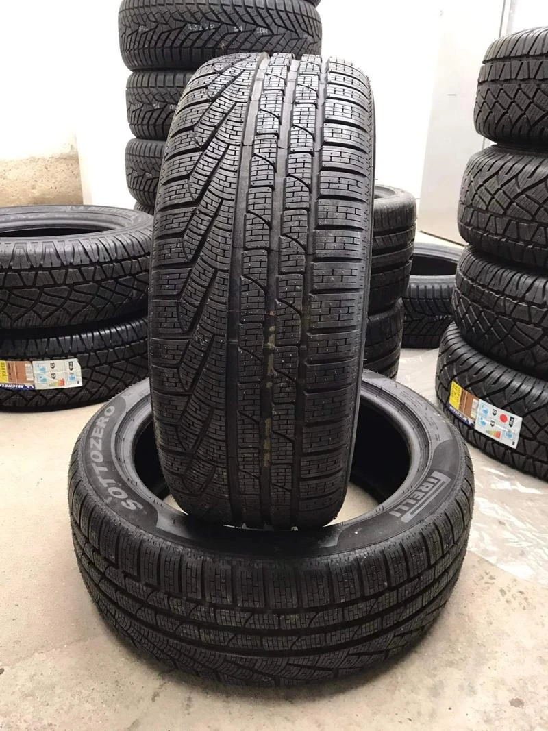 Гуми Зимни 245/45R19, снимка 1 - Гуми и джанти - 45864108