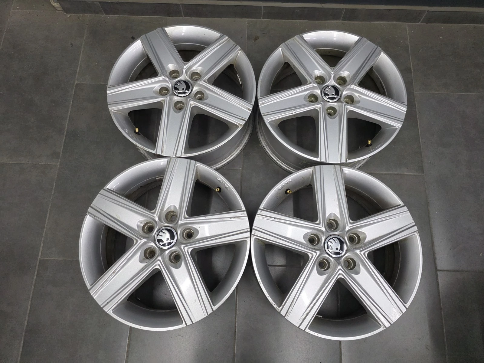Джанти за Skoda, снимка 3 - Гуми и джанти - 56687934
