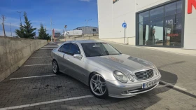 Mercedes-Benz E 320, снимка 1